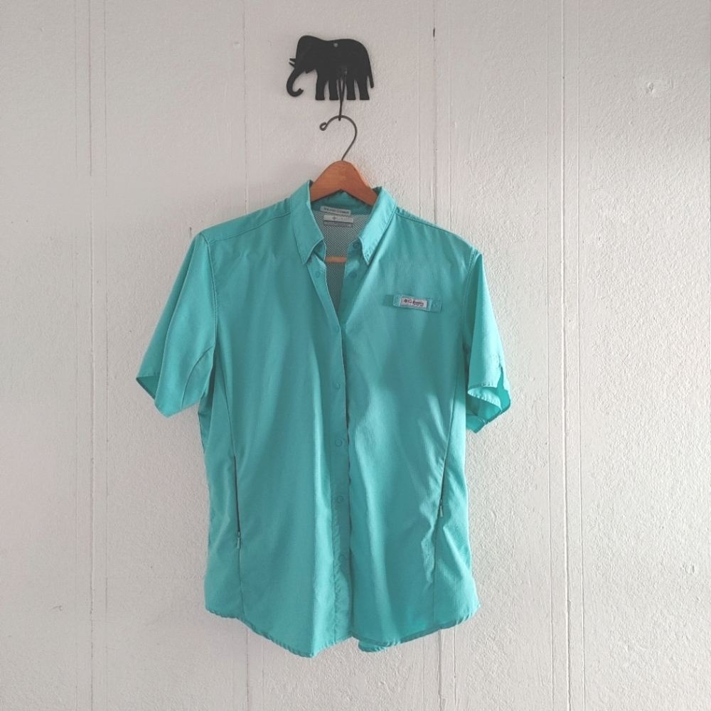 *Bundle 3 for 18* Columbia sun shirt *flaw*